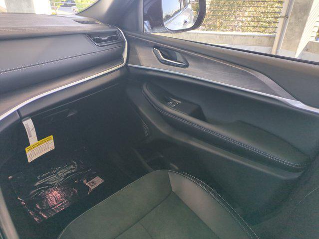 new 2026 Jeep Grand Cherokee car, priced at $43,002