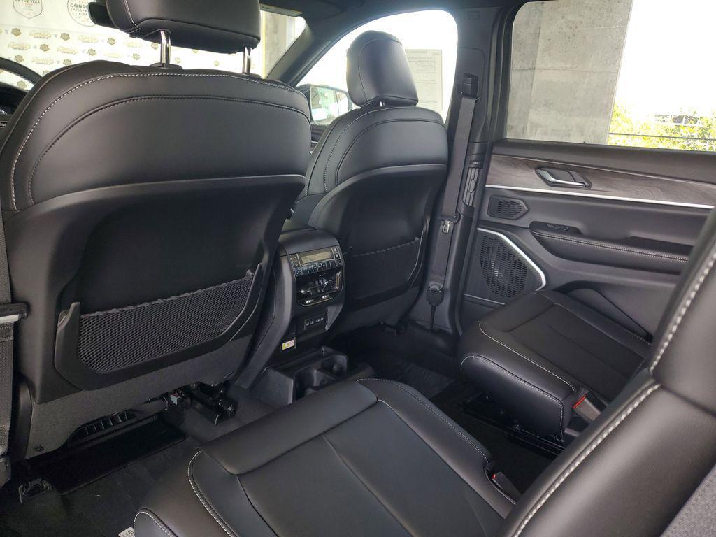 new 2026 Jeep Grand Cherokee L car, priced at $43,043