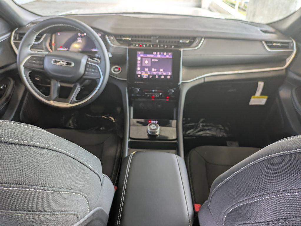 new 2025 Jeep Grand Cherokee car, priced at $28,169