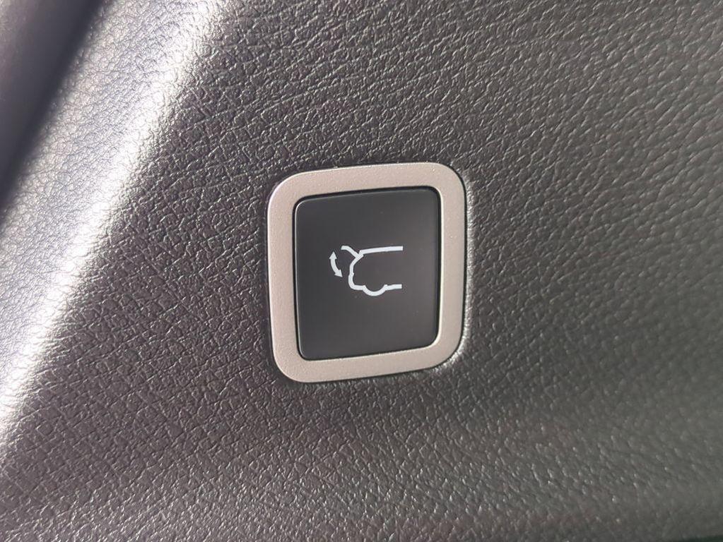 new 2026 Chrysler Pacifica car, priced at $36,932