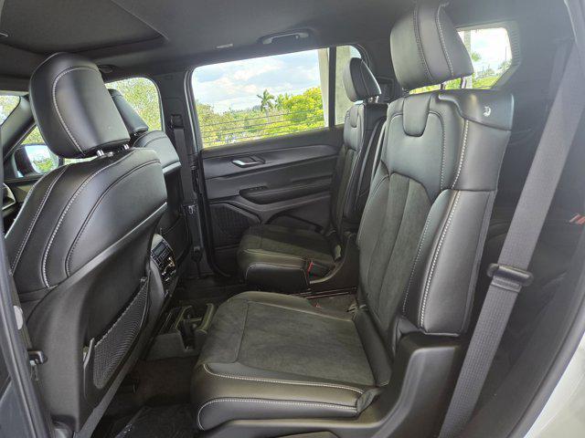 new 2025 Jeep Grand Cherokee L car