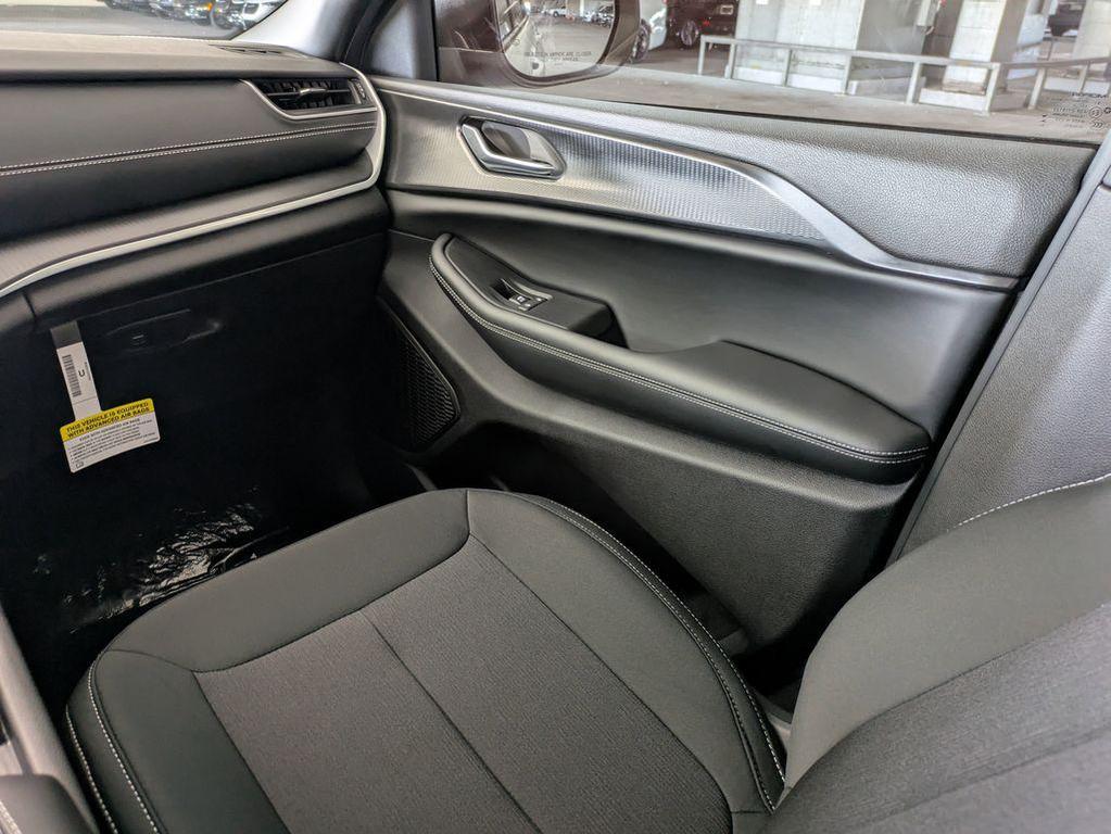 new 2025 Jeep Grand Cherokee car, priced at $29,603