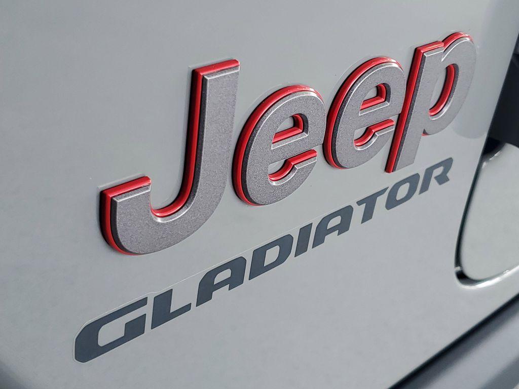 used 2021 Jeep Gladiator car, priced at $32,188