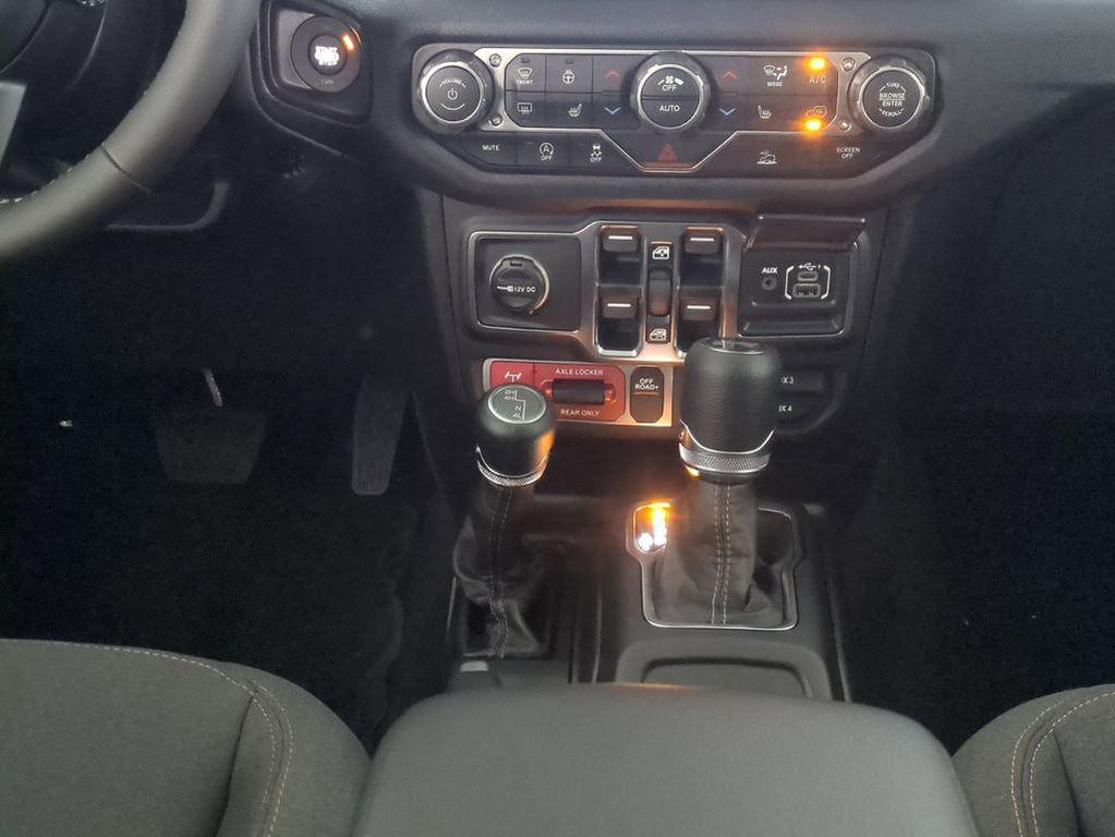 new 2026 Jeep Wrangler car, priced at $43,177