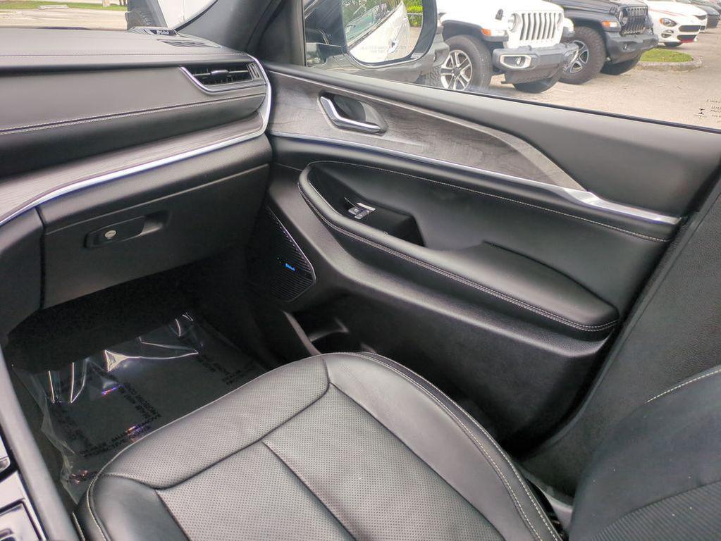 used 2021 Jeep Grand Cherokee L car, priced at $25,999