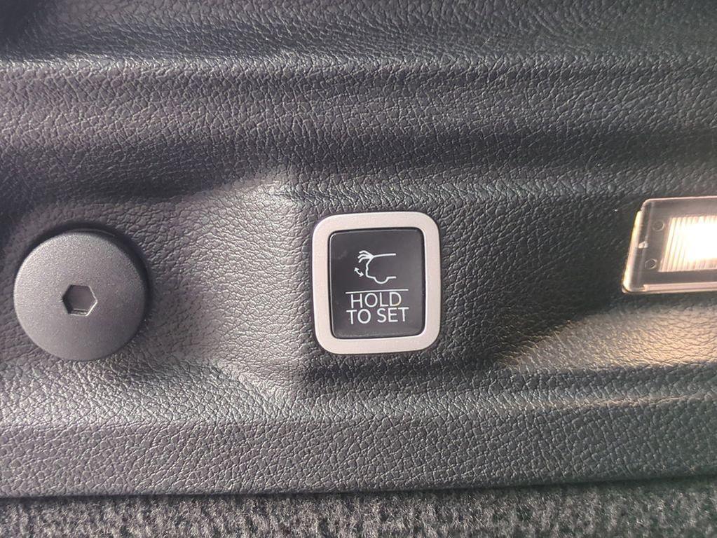 used 2021 Jeep Grand Cherokee L car, priced at $25,999