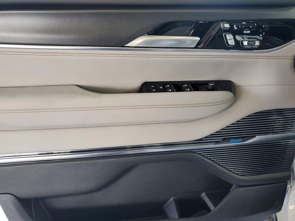 new 2026 Jeep Grand Wagoneer L car, priced at $92,181