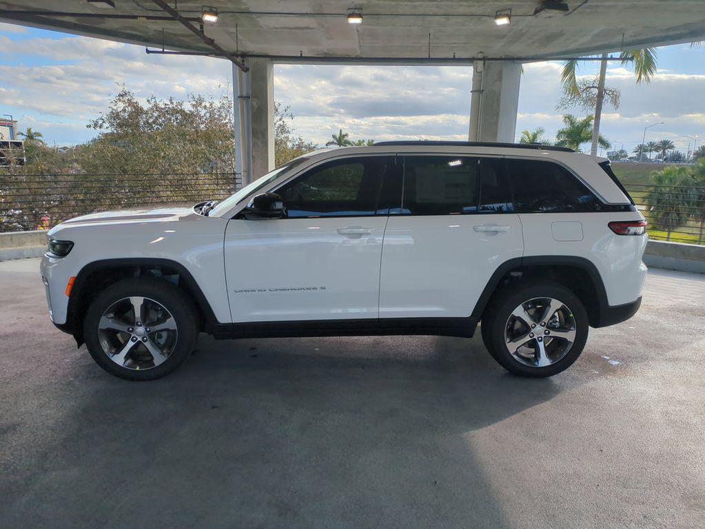 new 2026 Jeep Grand Cherokee car, priced at $43,617
