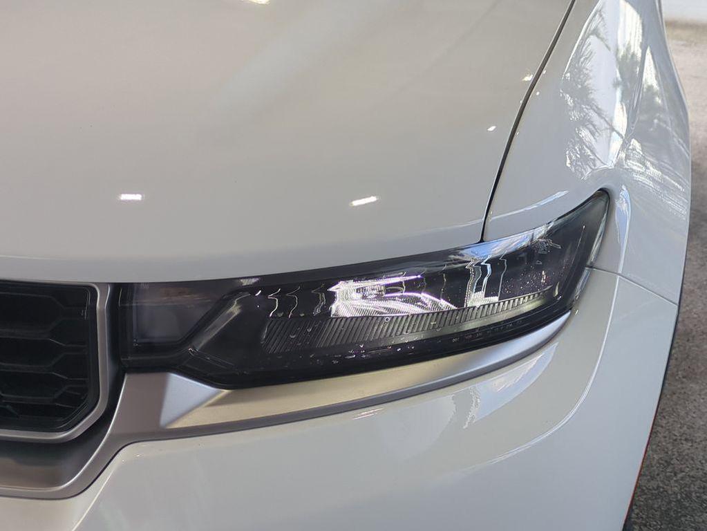 new 2026 Jeep Grand Cherokee car, priced at $43,617