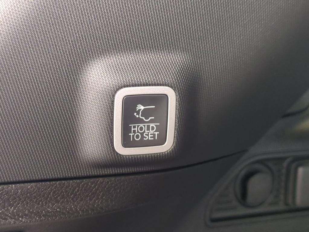 new 2026 Jeep Grand Cherokee car, priced at $43,617