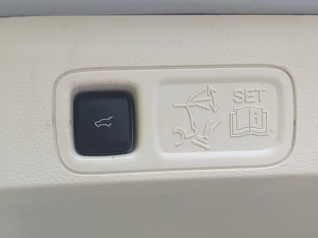 used 2018 Lincoln Navigator car, priced at $31,029