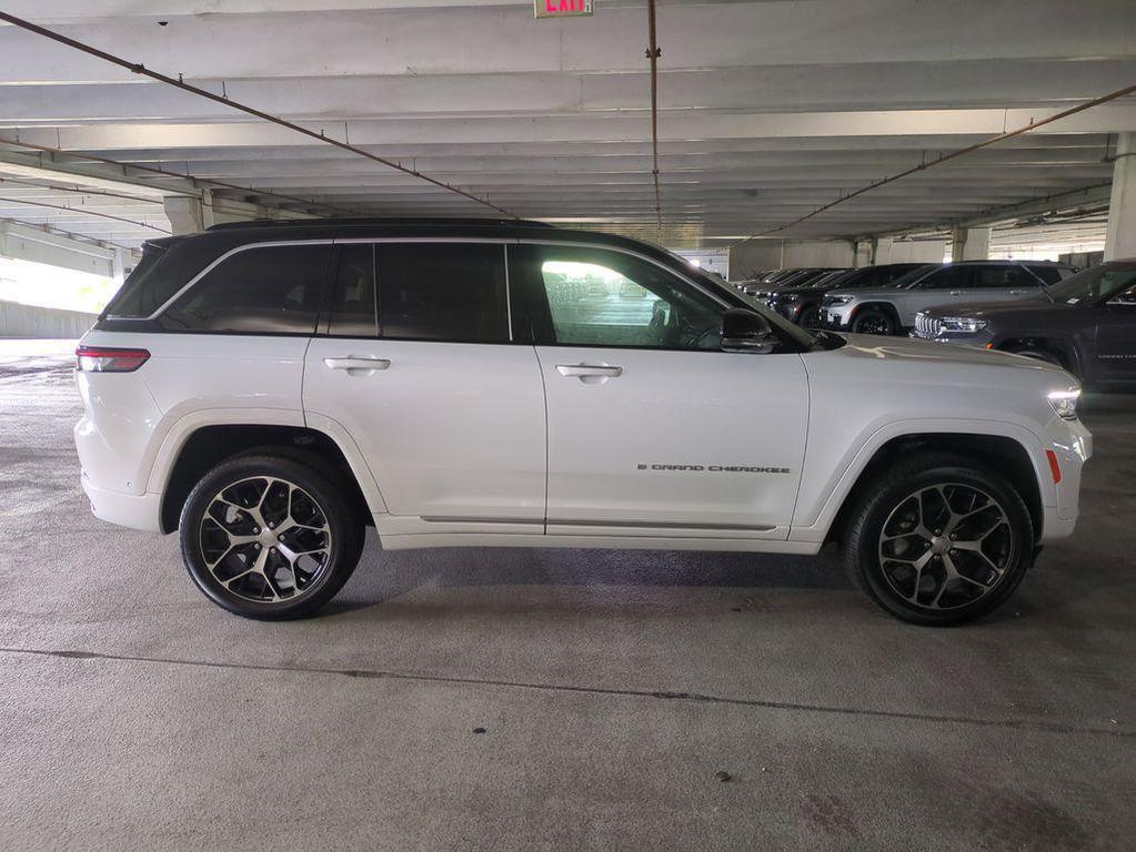 new 2025 Jeep Grand Cherokee car, priced at $56,986