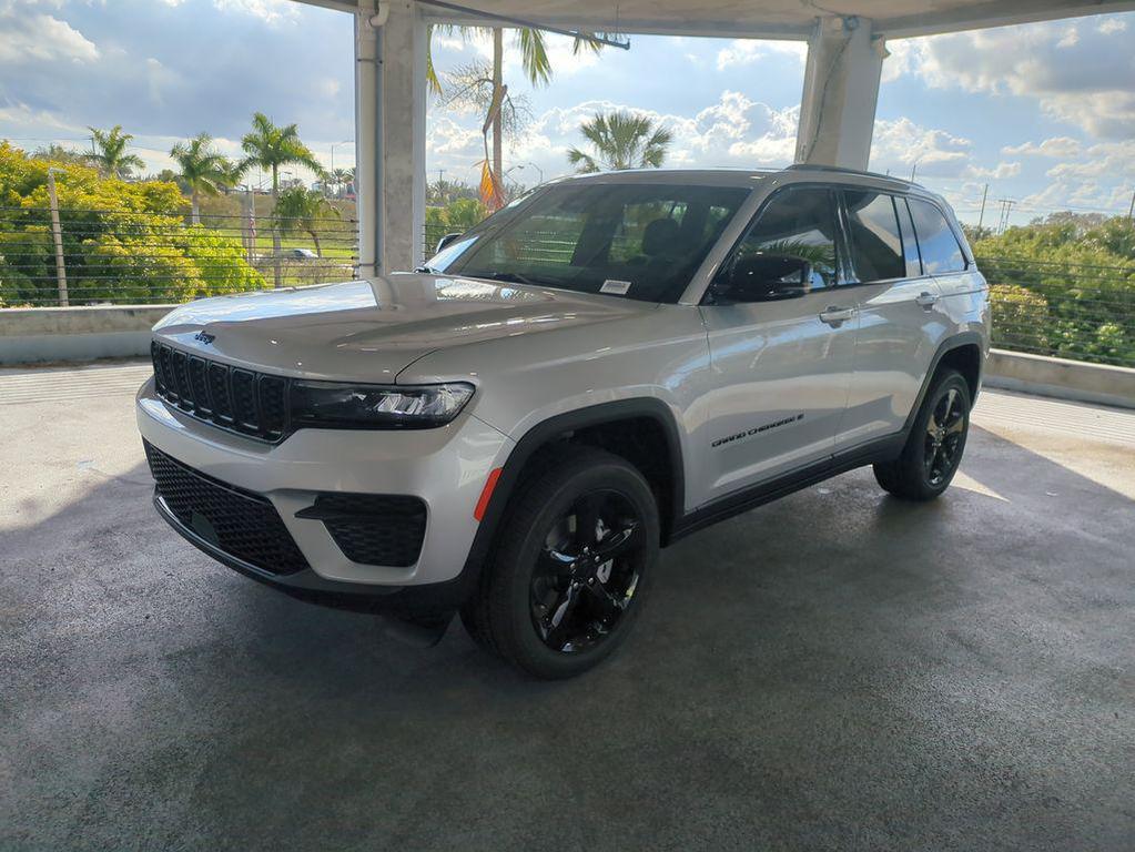 new 2025 Jeep Grand Cherokee car, priced at $36,078
