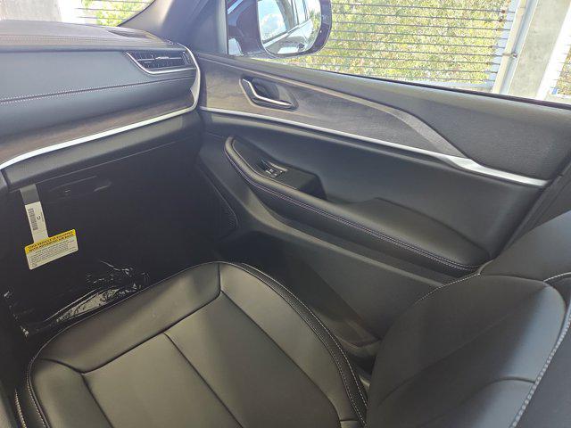 new 2025 Jeep Grand Cherokee car