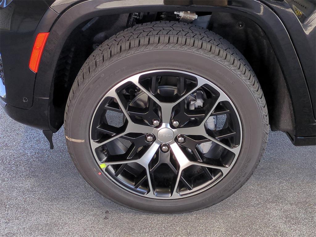 new 2025 Jeep Grand Cherokee car, priced at $57,516