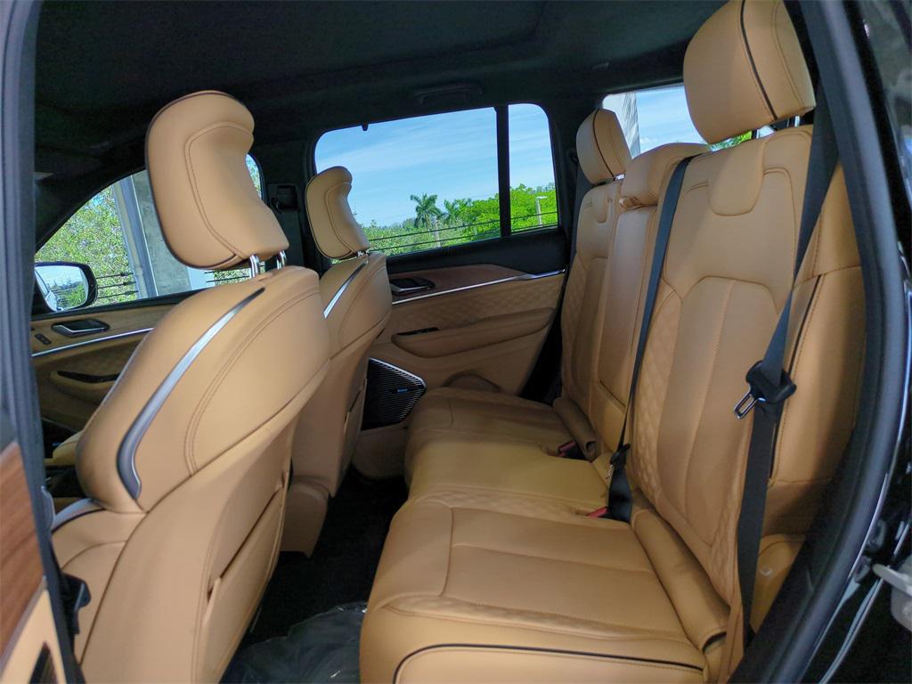 new 2025 Jeep Grand Cherokee car, priced at $57,516