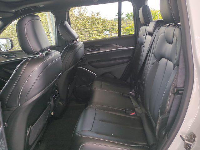 new 2026 Jeep Grand Cherokee car, priced at $43,604