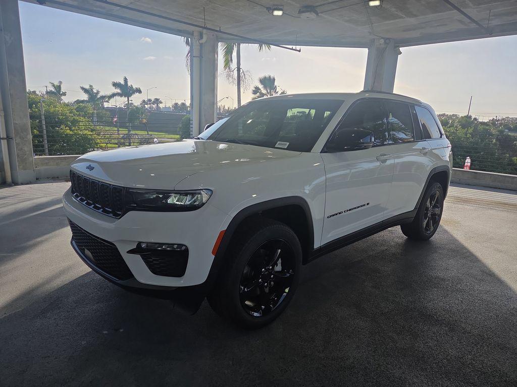 new 2025 Jeep Grand Cherokee car, priced at $36,536