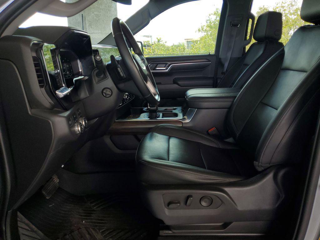 used 2023 GMC Sierra 1500 car, priced at $38,318
