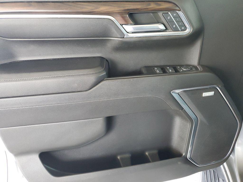 used 2023 GMC Sierra 1500 car, priced at $38,318