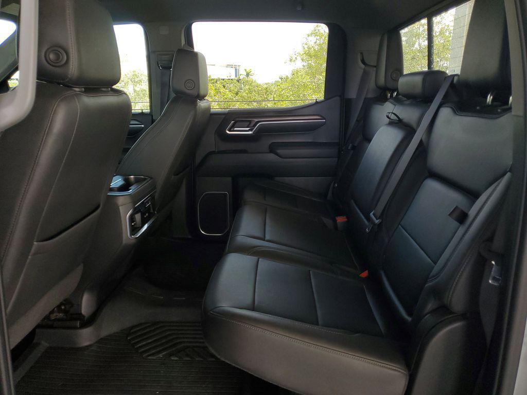 used 2023 GMC Sierra 1500 car, priced at $38,318
