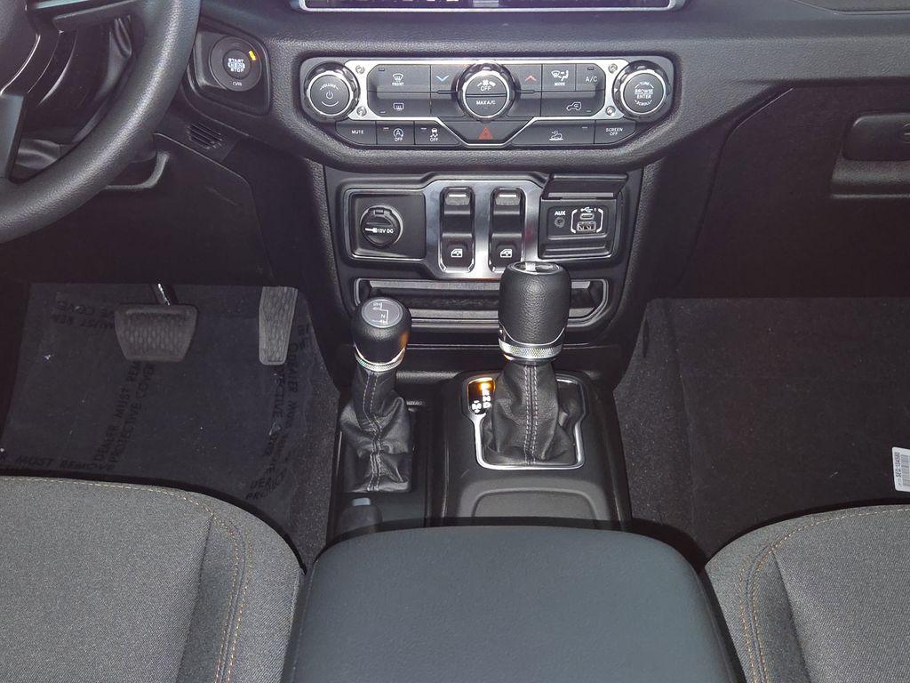 new 2026 Jeep Wrangler car, priced at $33,673