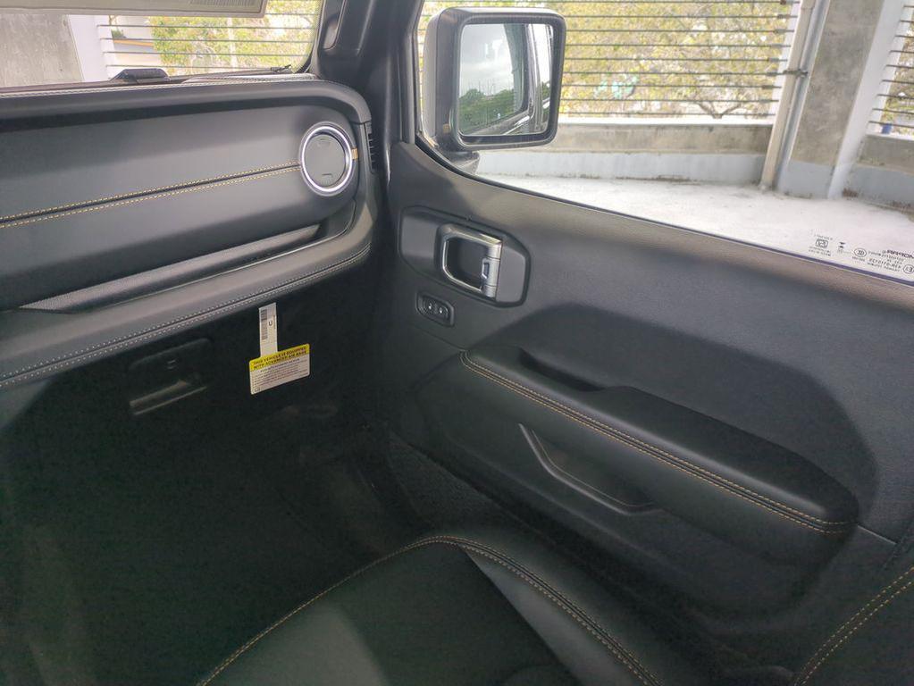 new 2026 Jeep Gladiator car, priced at $51,175