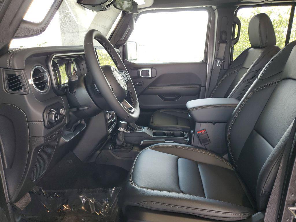 new 2026 Jeep Gladiator car, priced at $46,673