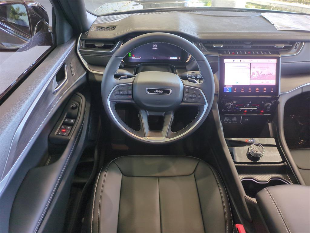 new 2025 Jeep Grand Cherokee L car, priced at $39,195