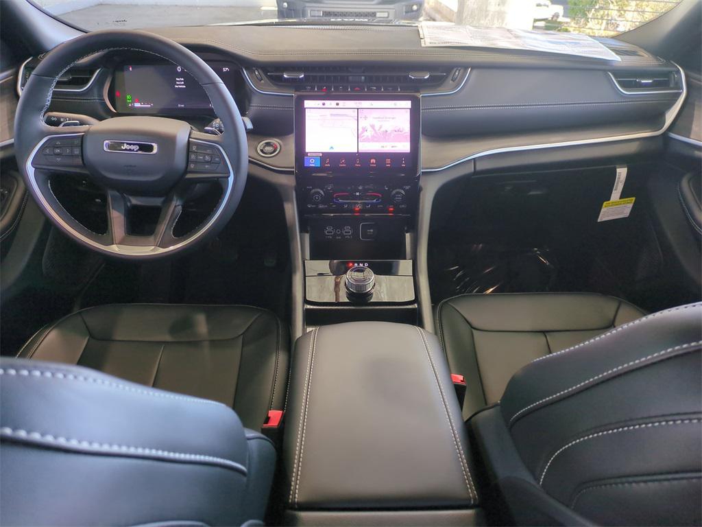 new 2025 Jeep Grand Cherokee L car, priced at $39,195
