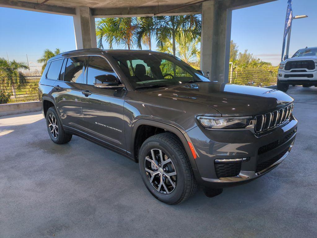 new 2025 Jeep Grand Cherokee L car, priced at $39,195