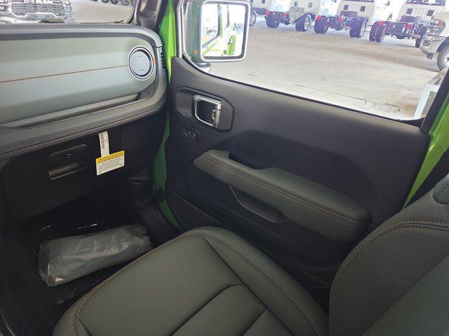 new 2025 Jeep Gladiator car