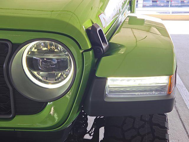 new 2025 Jeep Gladiator car