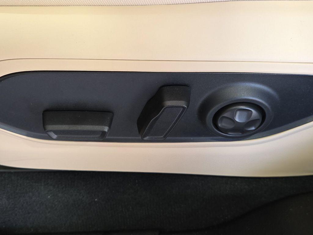 new 2025 Jeep Grand Cherokee car, priced at $35,786