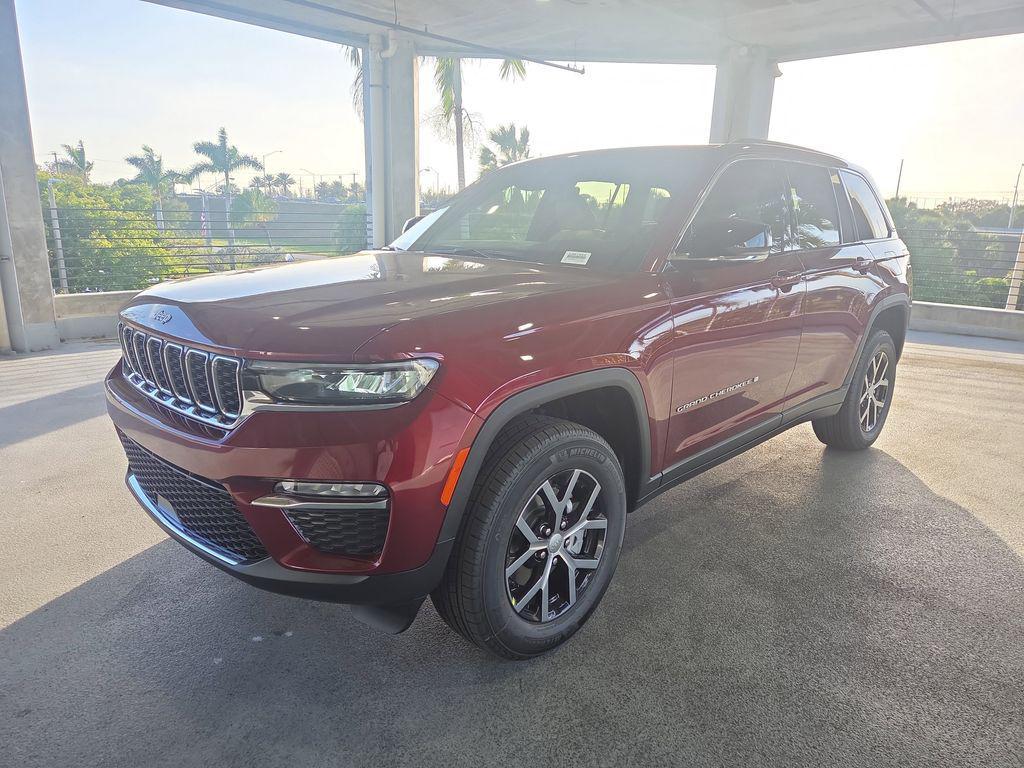 new 2025 Jeep Grand Cherokee car, priced at $35,786