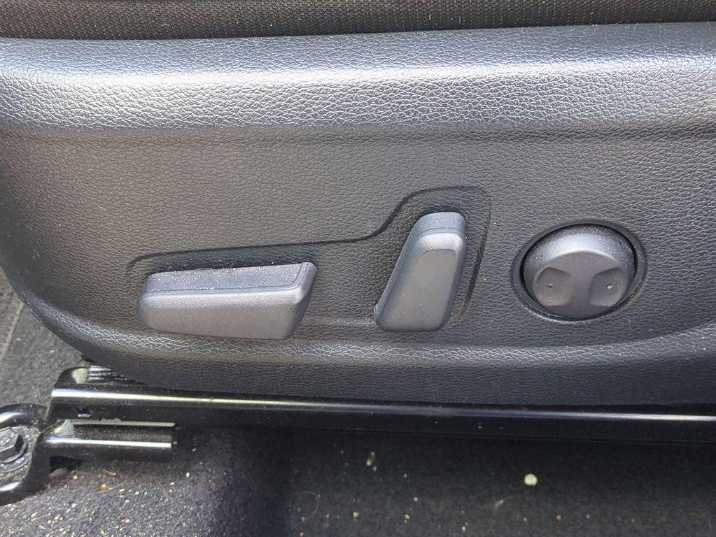 used 2024 Kia Seltos car, priced at $20,640