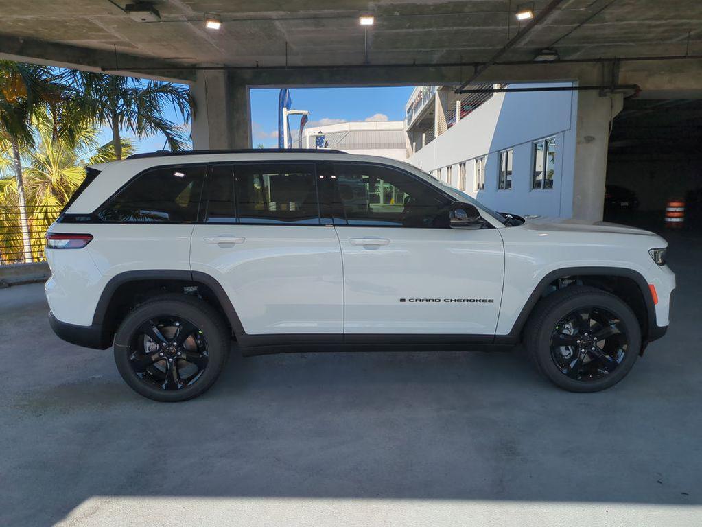 new 2025 Jeep Grand Cherokee car, priced at $36,920