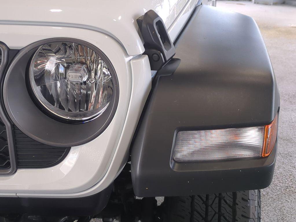 new 2026 Jeep Gladiator car, priced at $36,371