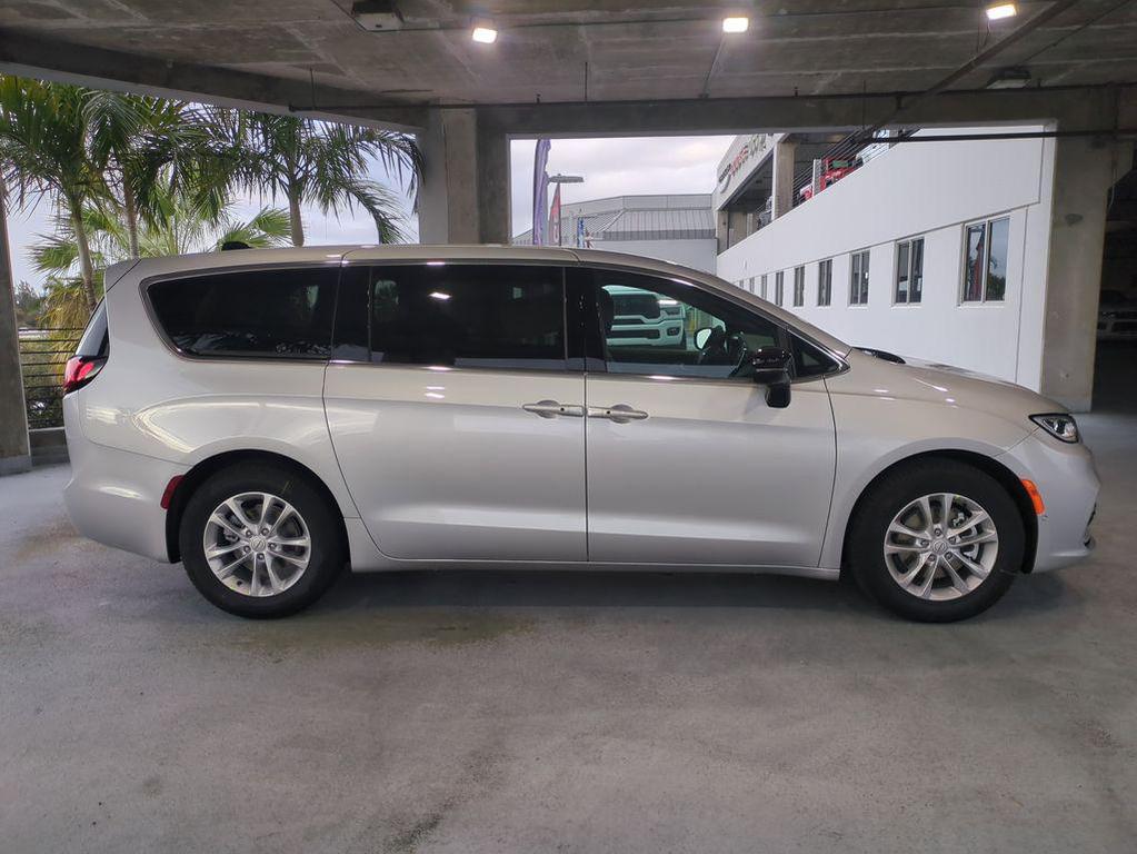 new 2026 Chrysler Pacifica car, priced at $37,292
