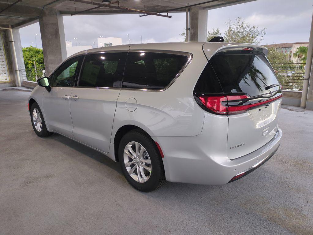 new 2026 Chrysler Pacifica car, priced at $37,292