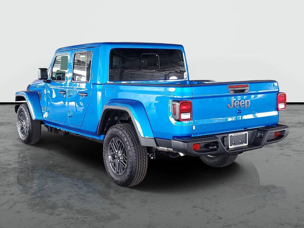 new 2026 Jeep Gladiator car, priced at $41,472