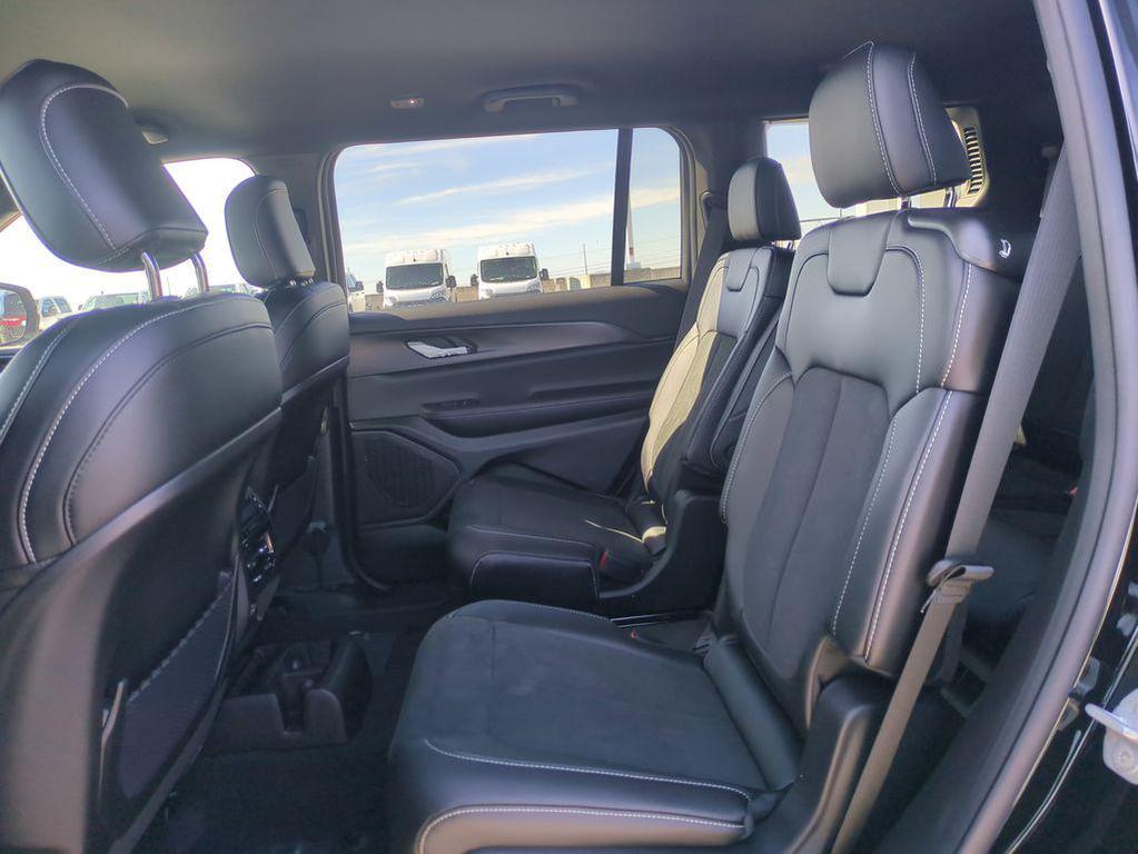 new 2025 Jeep Grand Cherokee L car, priced at $38,552