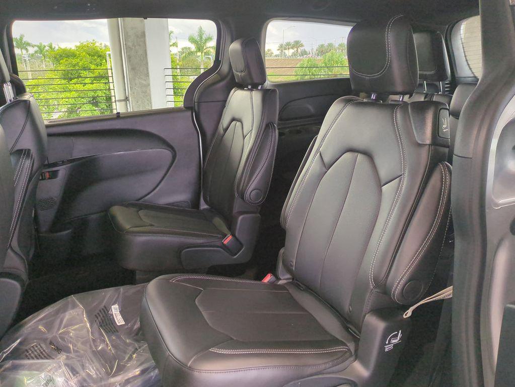 new 2026 Chrysler Pacifica car, priced at $35,832