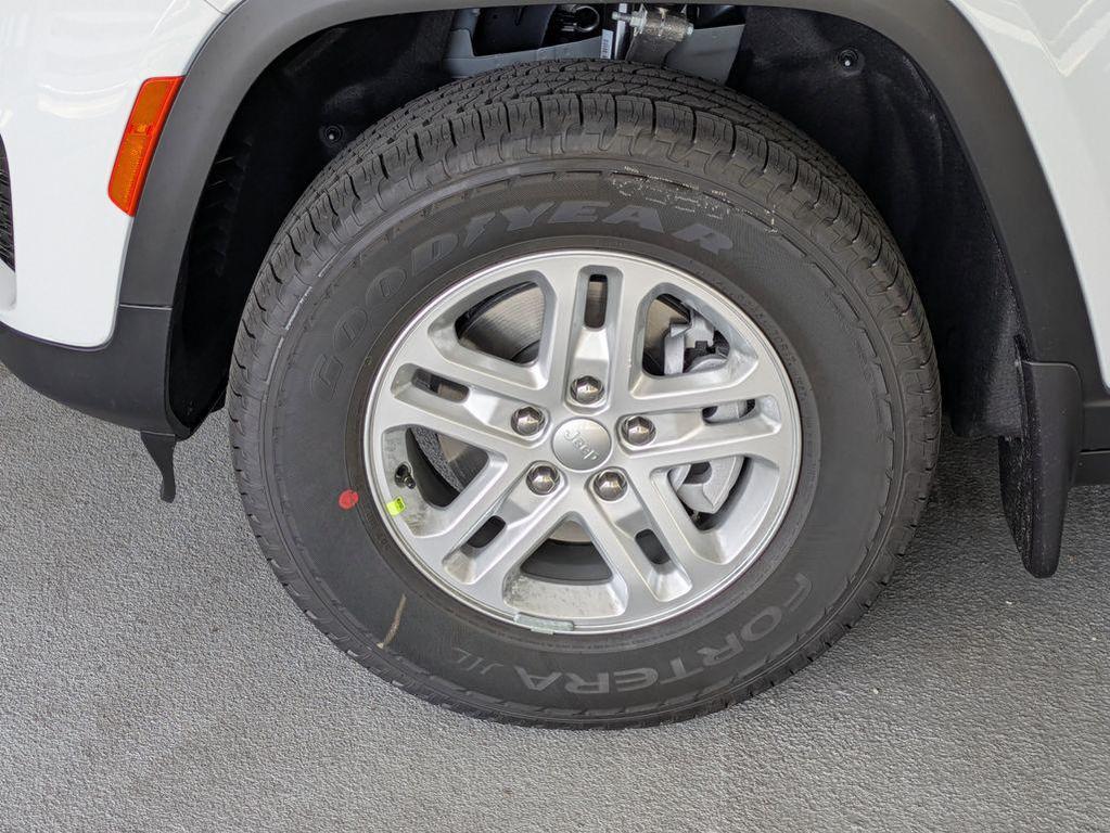 new 2025 Jeep Grand Cherokee car, priced at $29,603