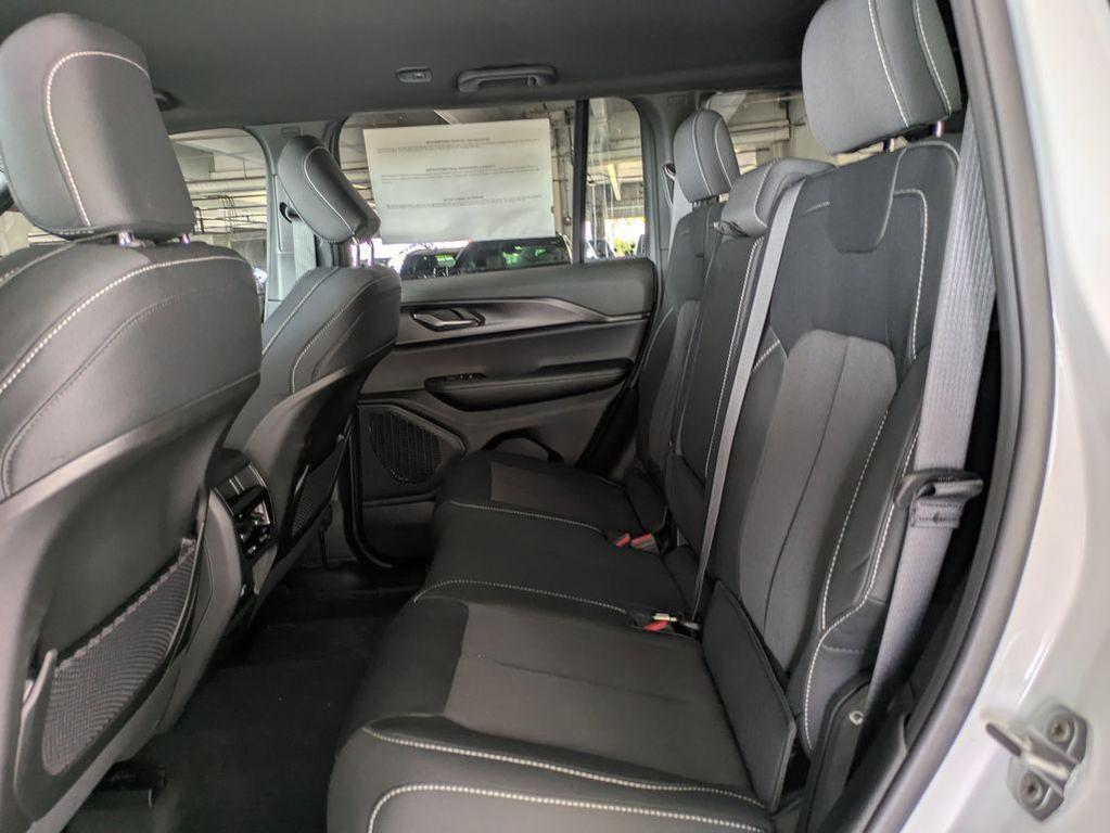 new 2025 Jeep Grand Cherokee car, priced at $29,603