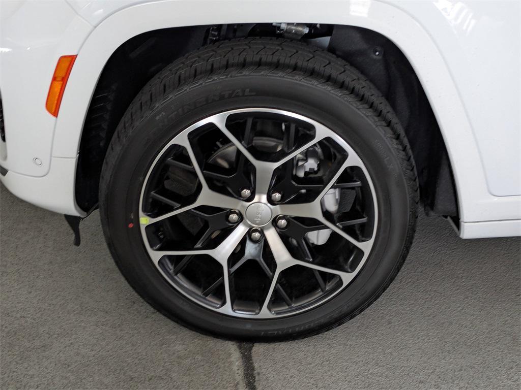 new 2025 Jeep Grand Cherokee car, priced at $56,986