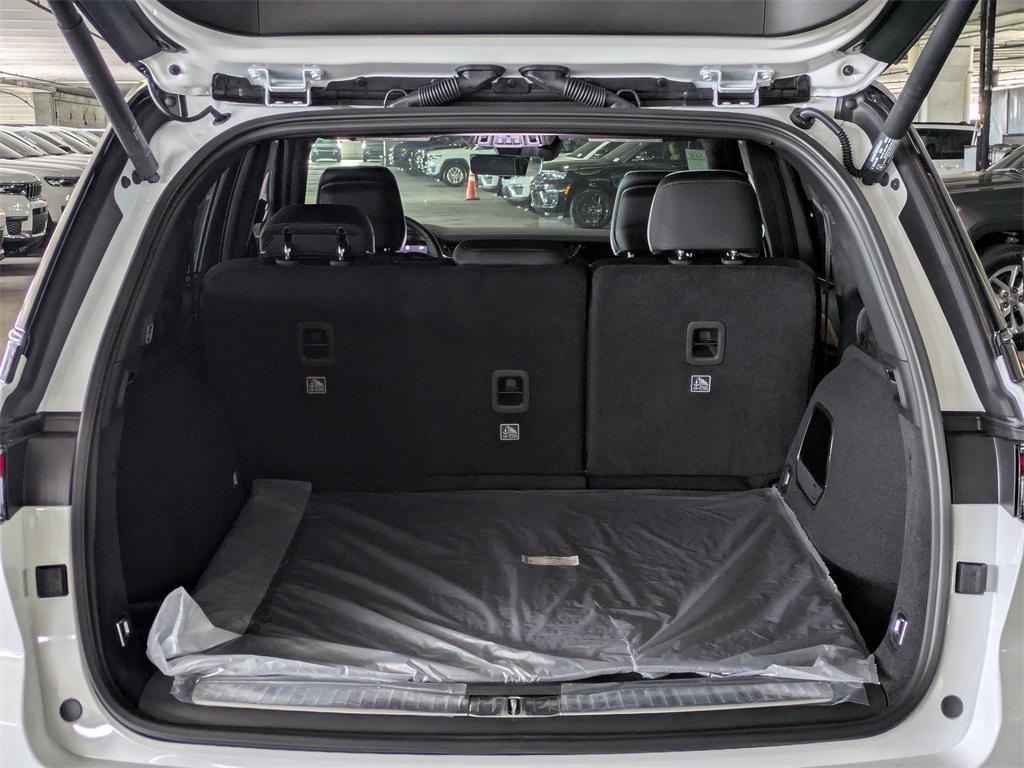 new 2025 Jeep Grand Cherokee car, priced at $56,986