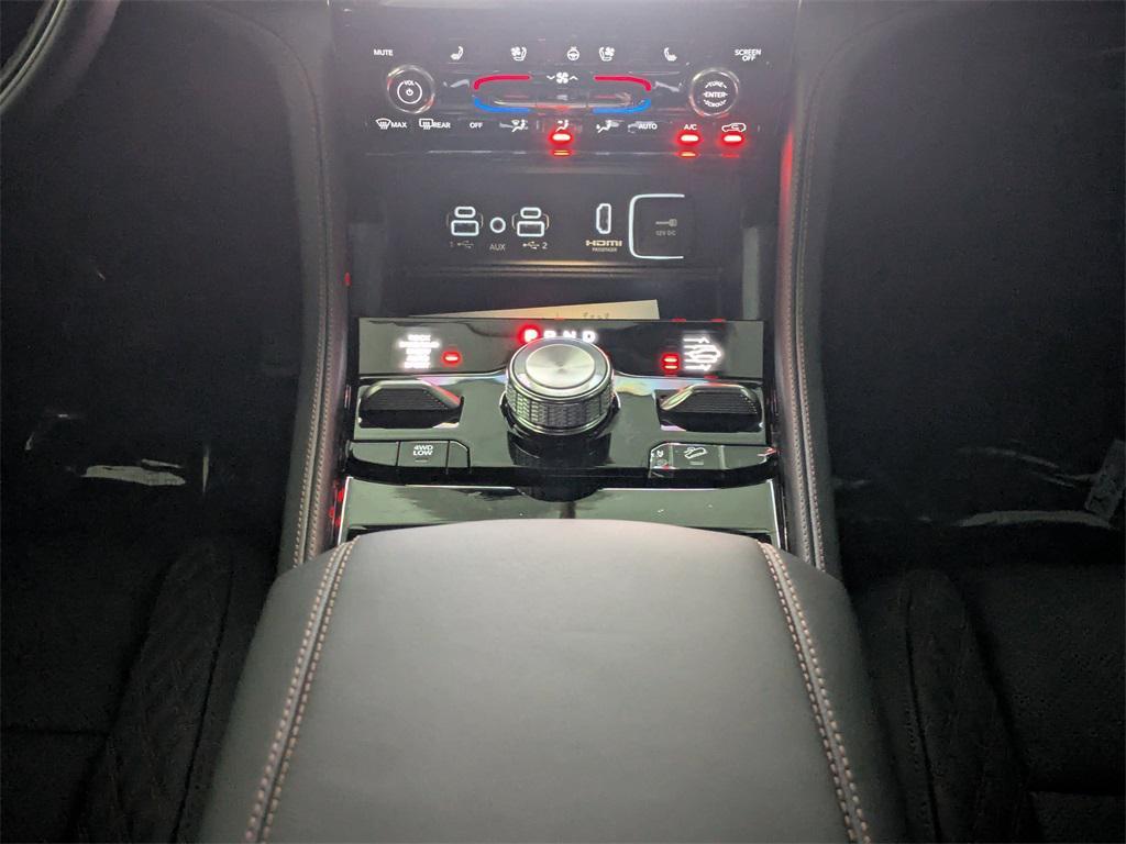 new 2025 Jeep Grand Cherokee car, priced at $56,986