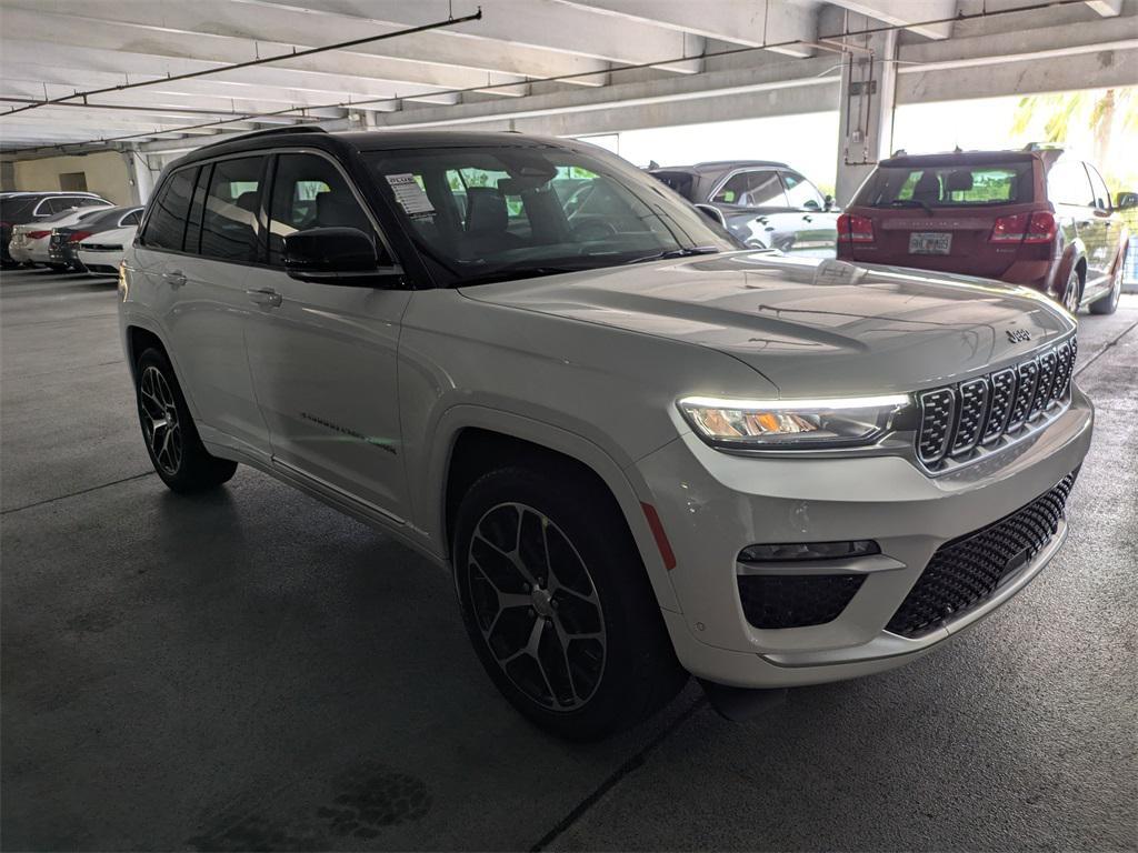 new 2025 Jeep Grand Cherokee car, priced at $56,986
