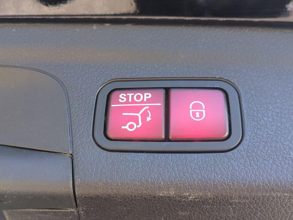 used 2022 Mercedes-Benz GLE 350 car, priced at $31,889